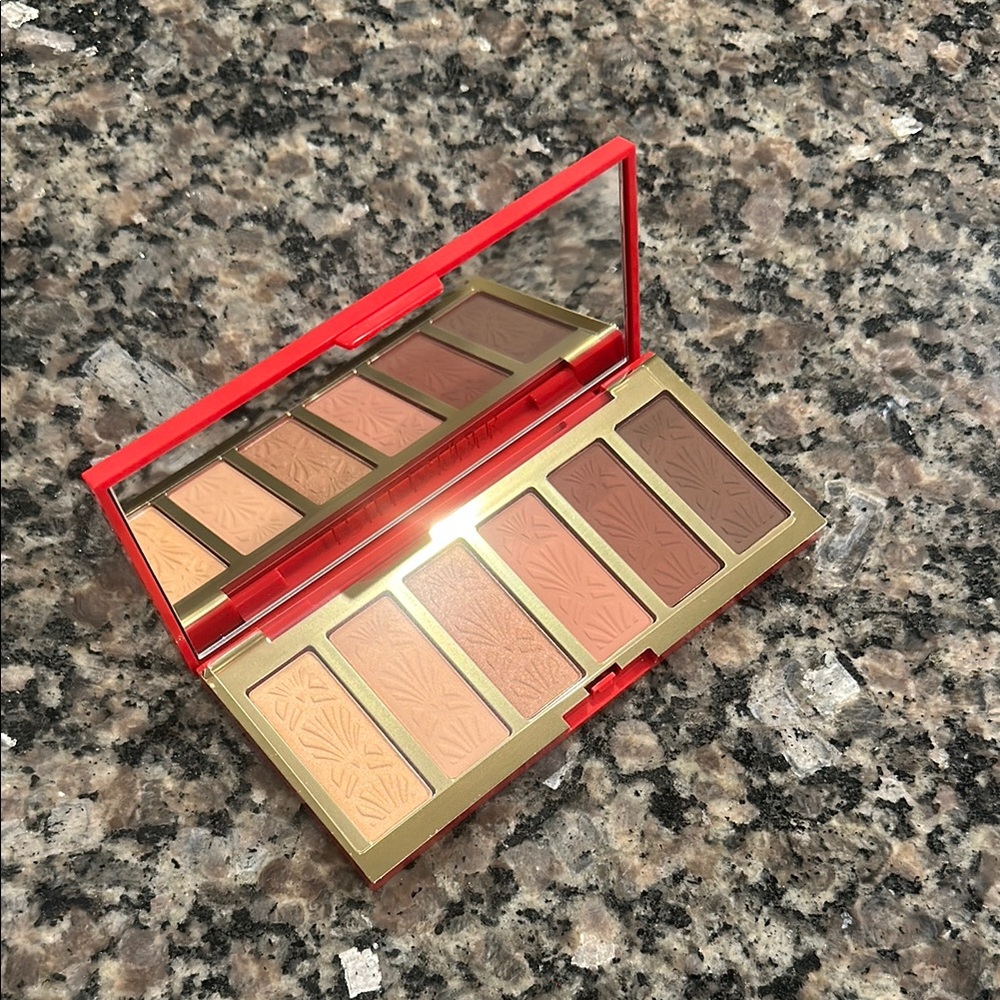 Estée Lauder Neutral Eyeshadow Palette from 2024’s Holiday PWP